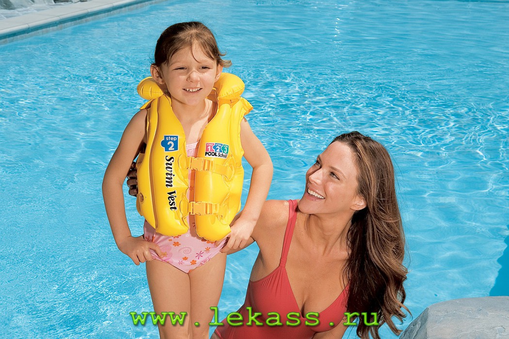 intex 58660      Deluxe Swim Vest